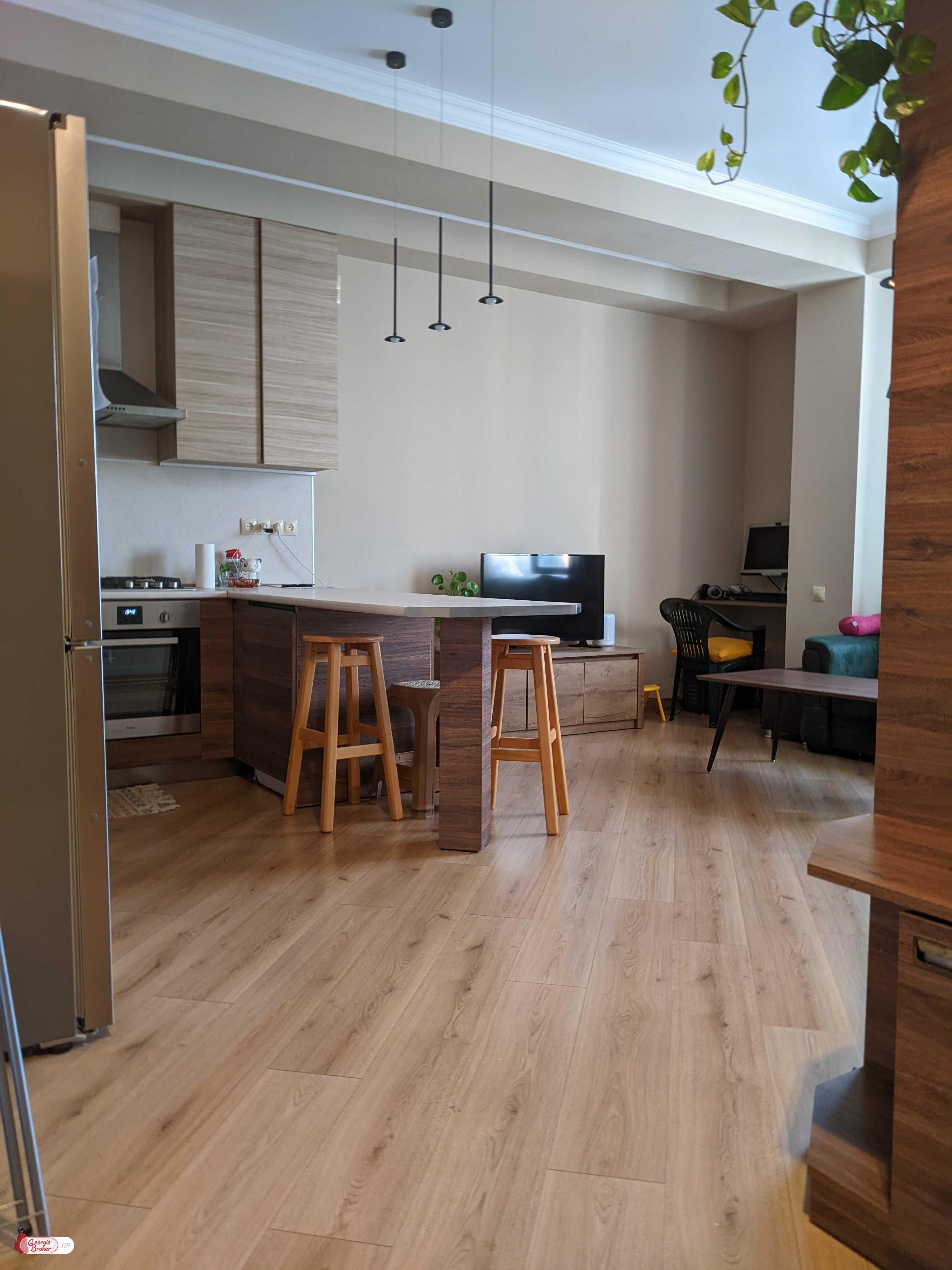 nearly repaired 2-room apartment for sale