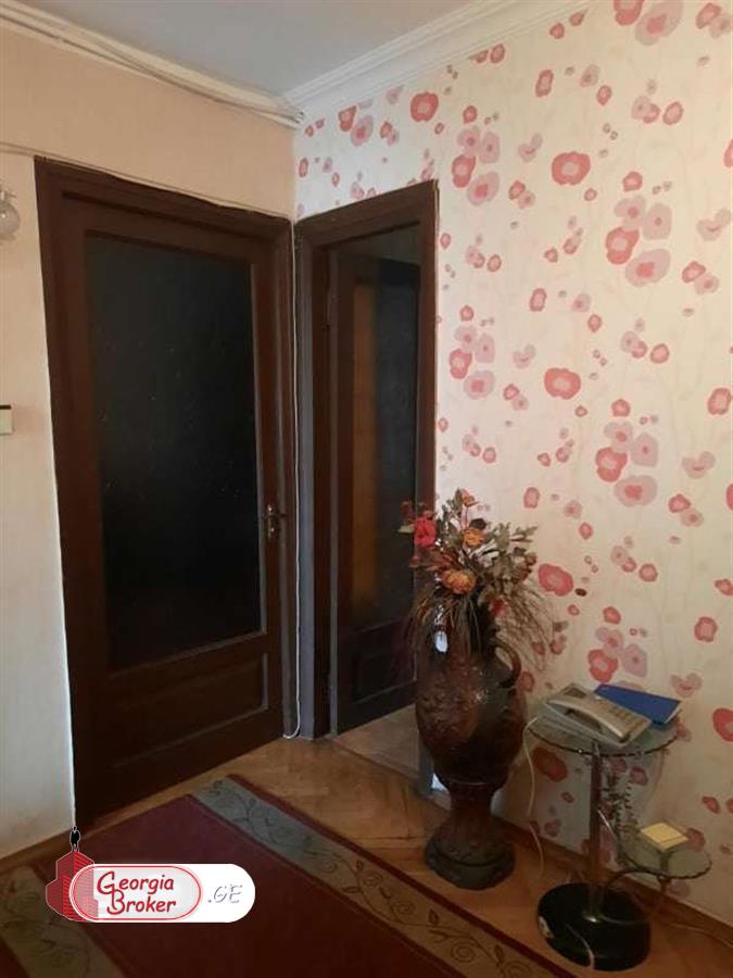 old repaired 4-room apartment for sale