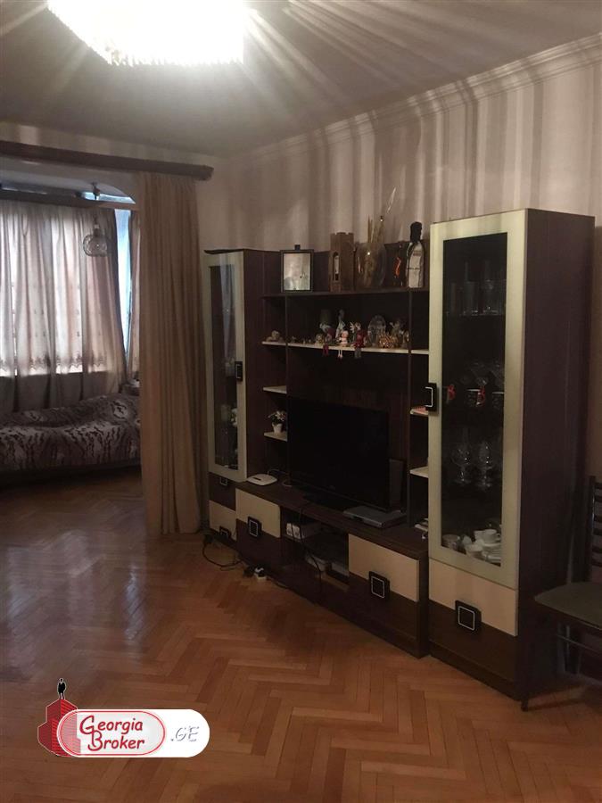 old repaired 4-room apartment for sale