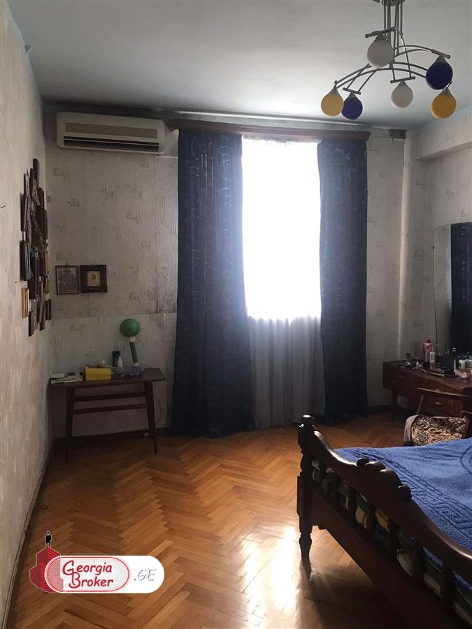 old repaired 4-room apartment for sale