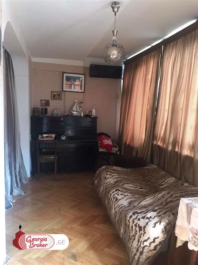 old repaired 4-room apartment for sale