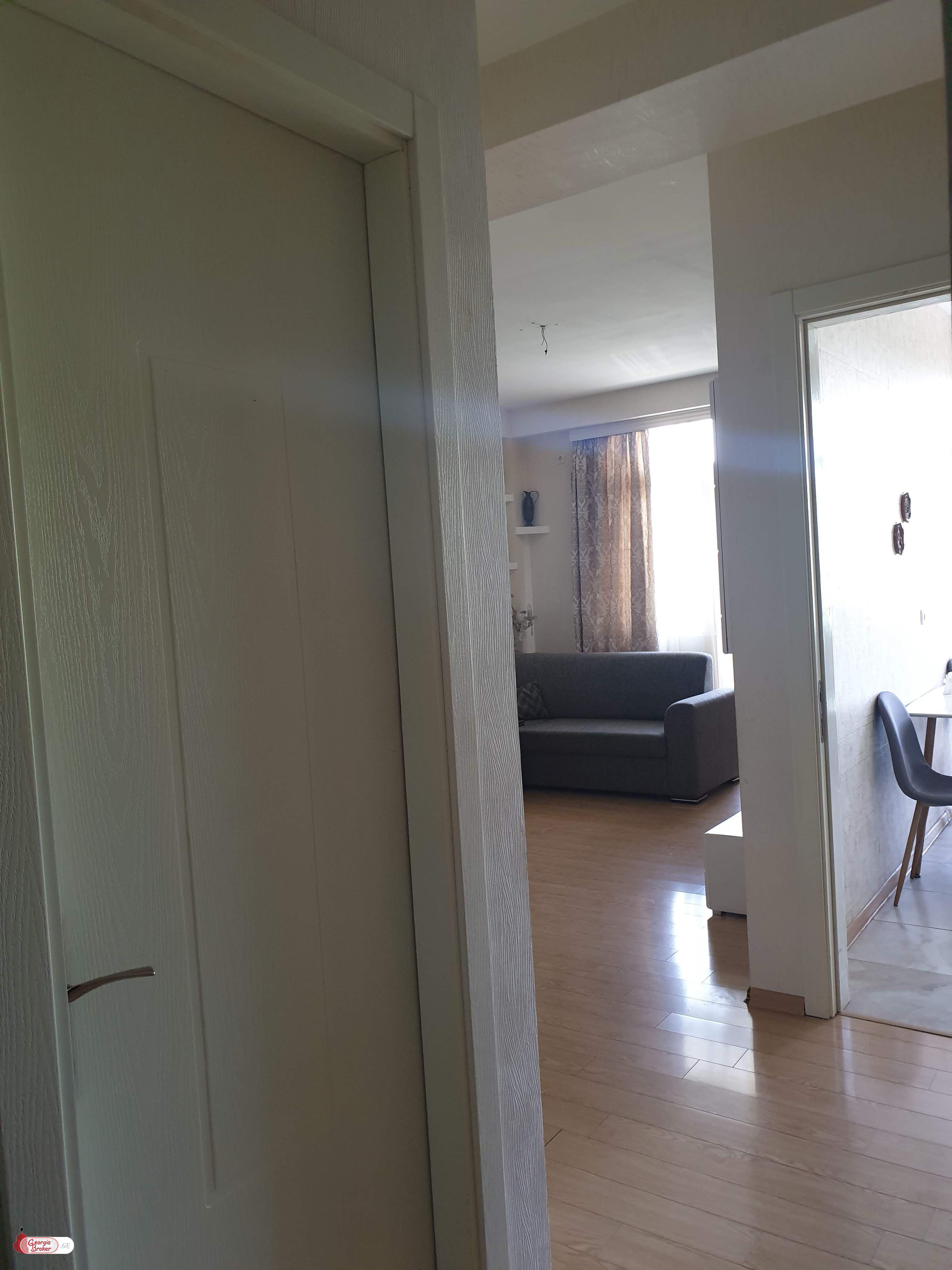 nearly repaired 2-room apartment for sale