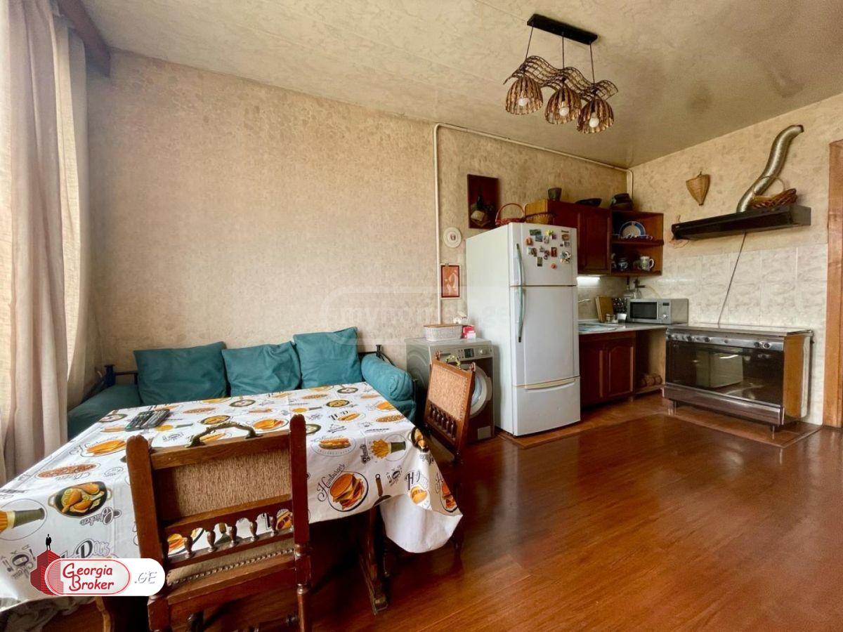 old repaired 4-room apartment for sale