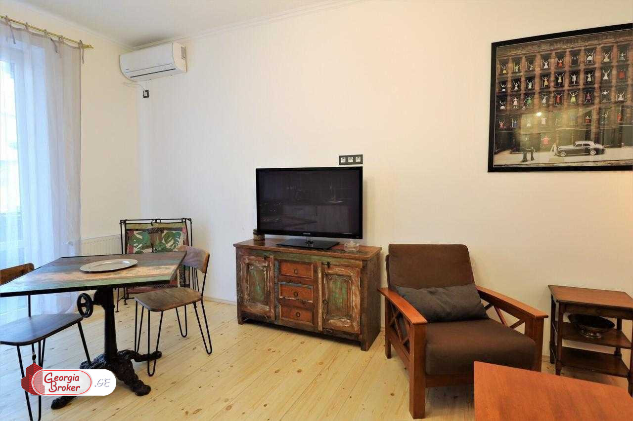 nearly repaired 2-room apartment for sale