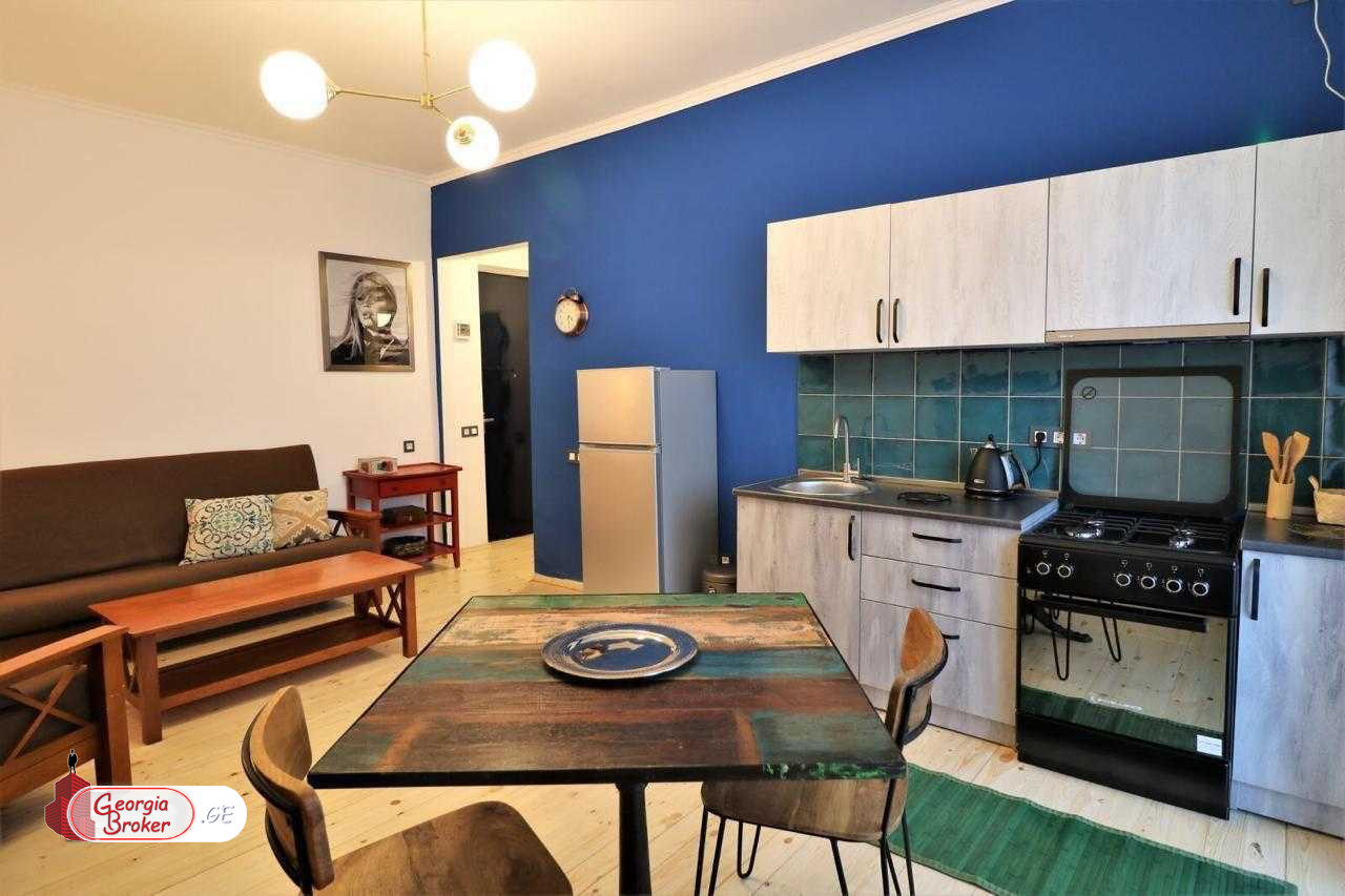 nearly repaired 2-room apartment for sale