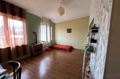 nearly repaired 2-room apartment for sale