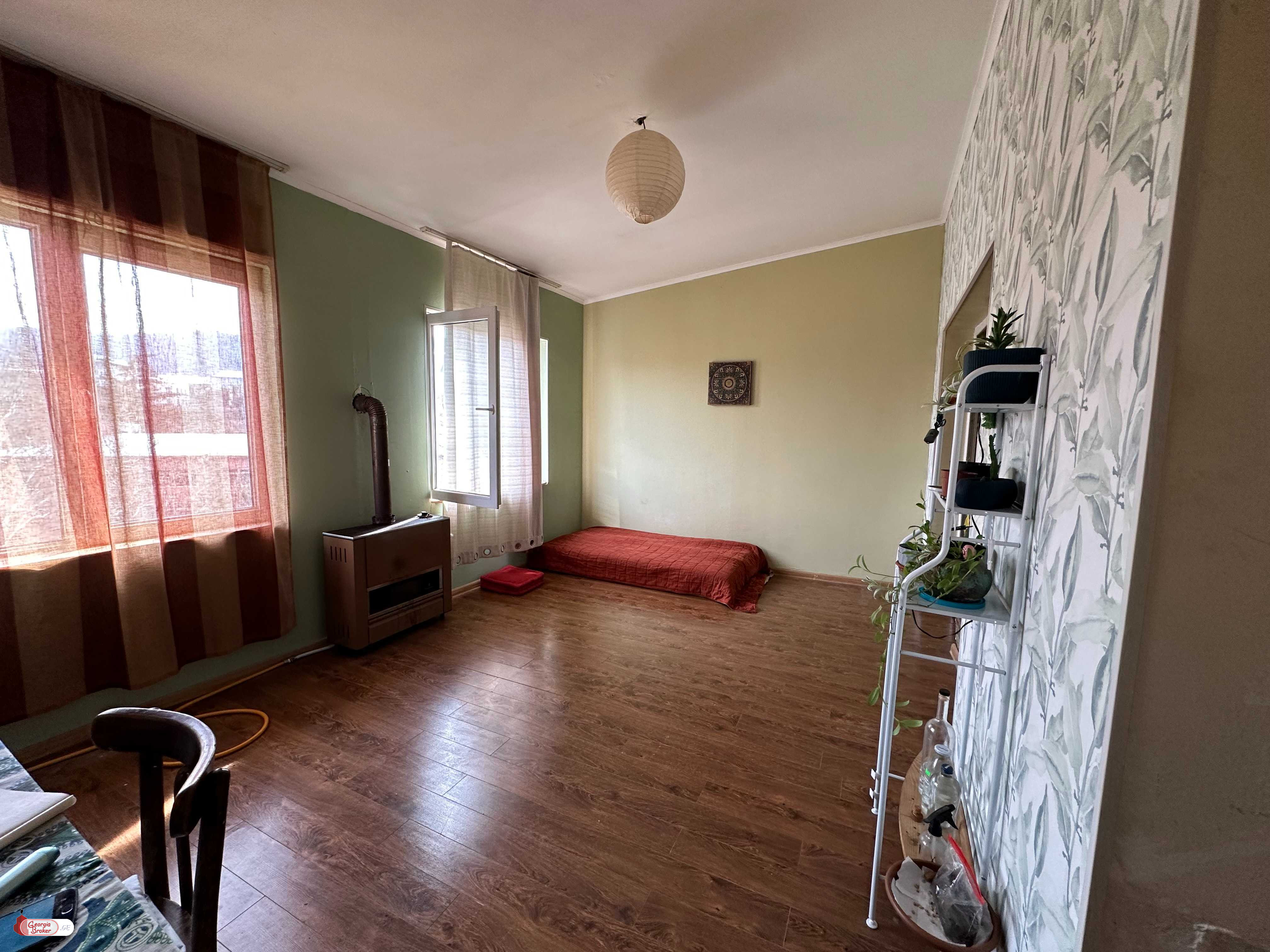 nearly repaired 2-room apartment for sale