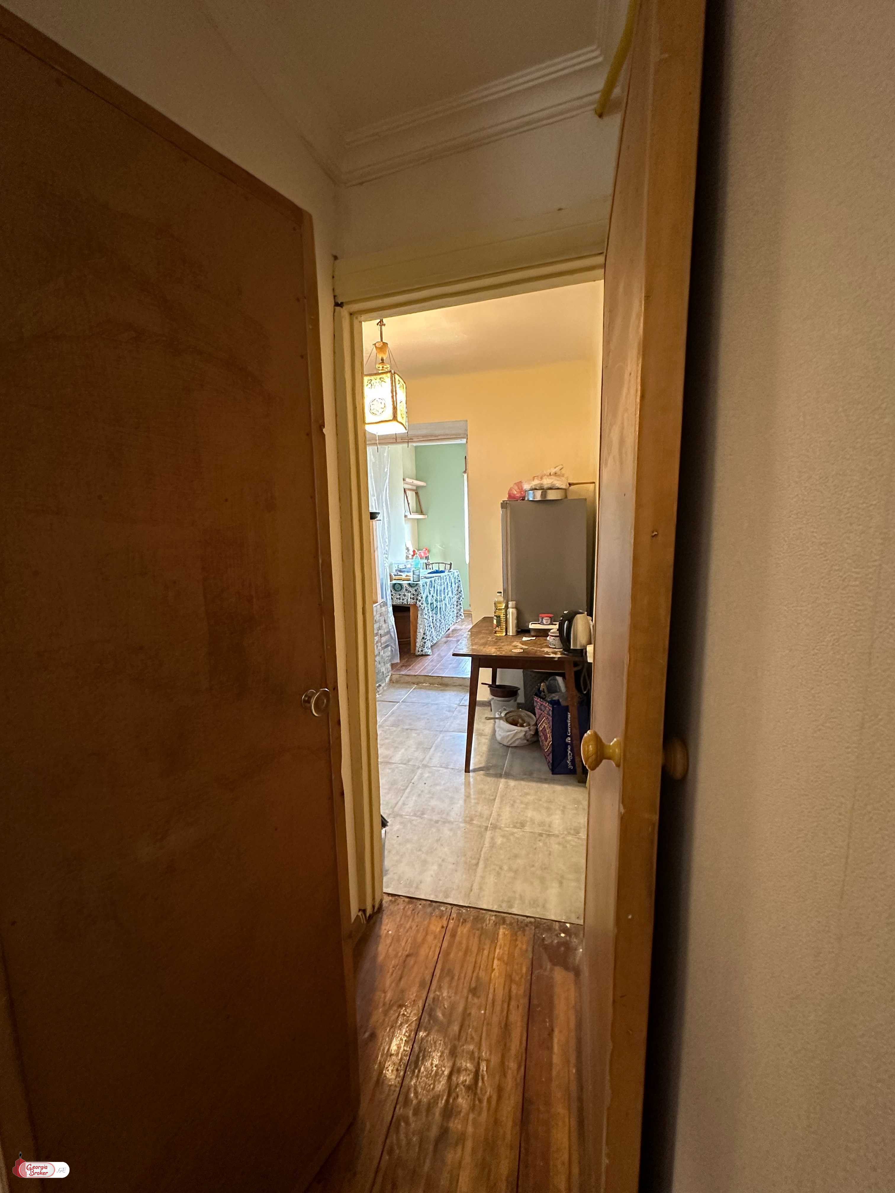 nearly repaired 2-room apartment for sale