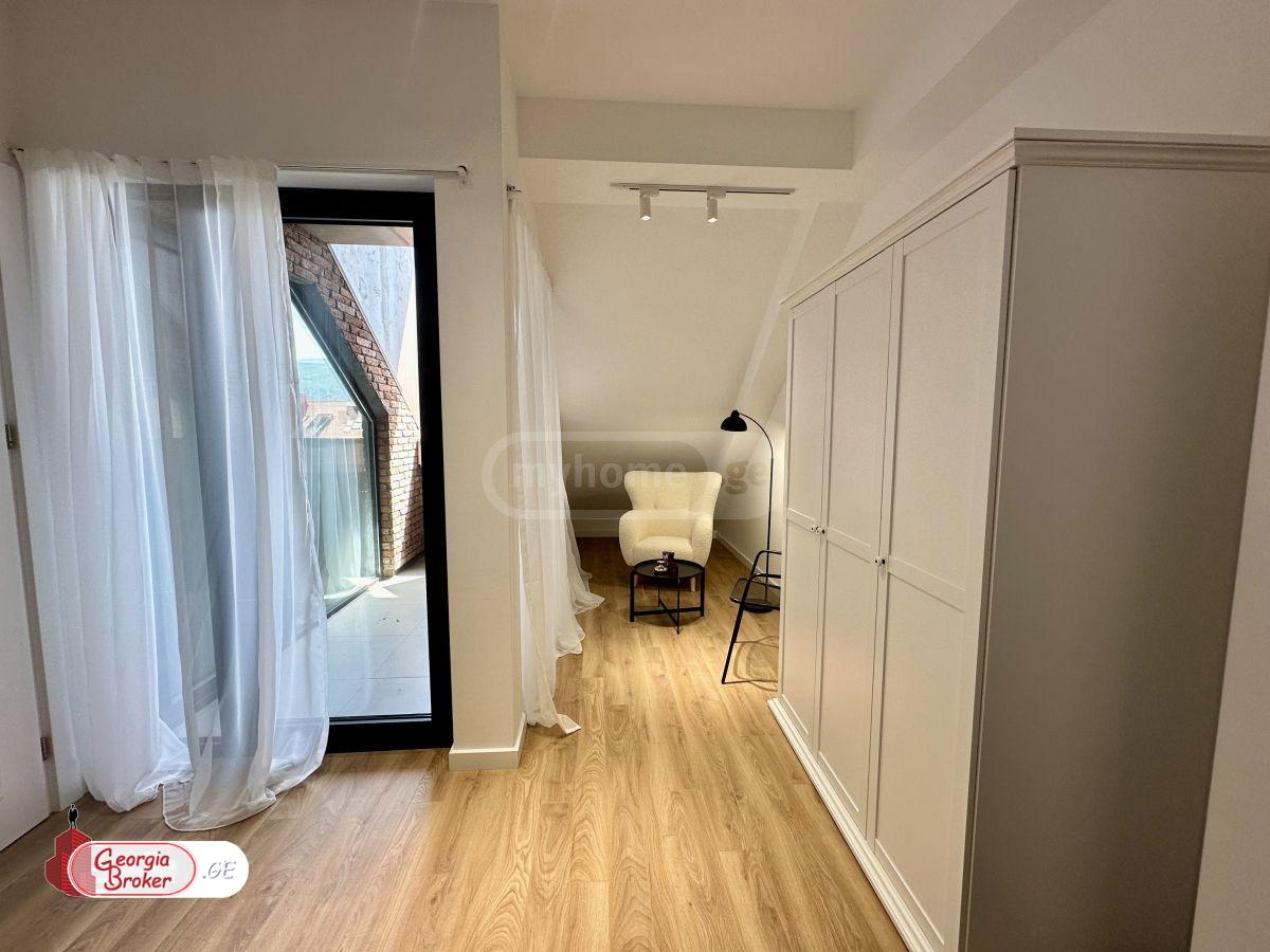 nearly repaired 3-room apartment for sale