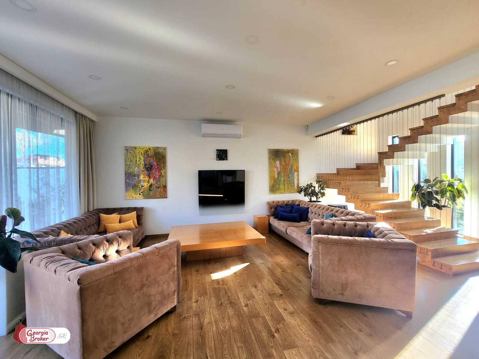 nearly repaired 7-room house for sale