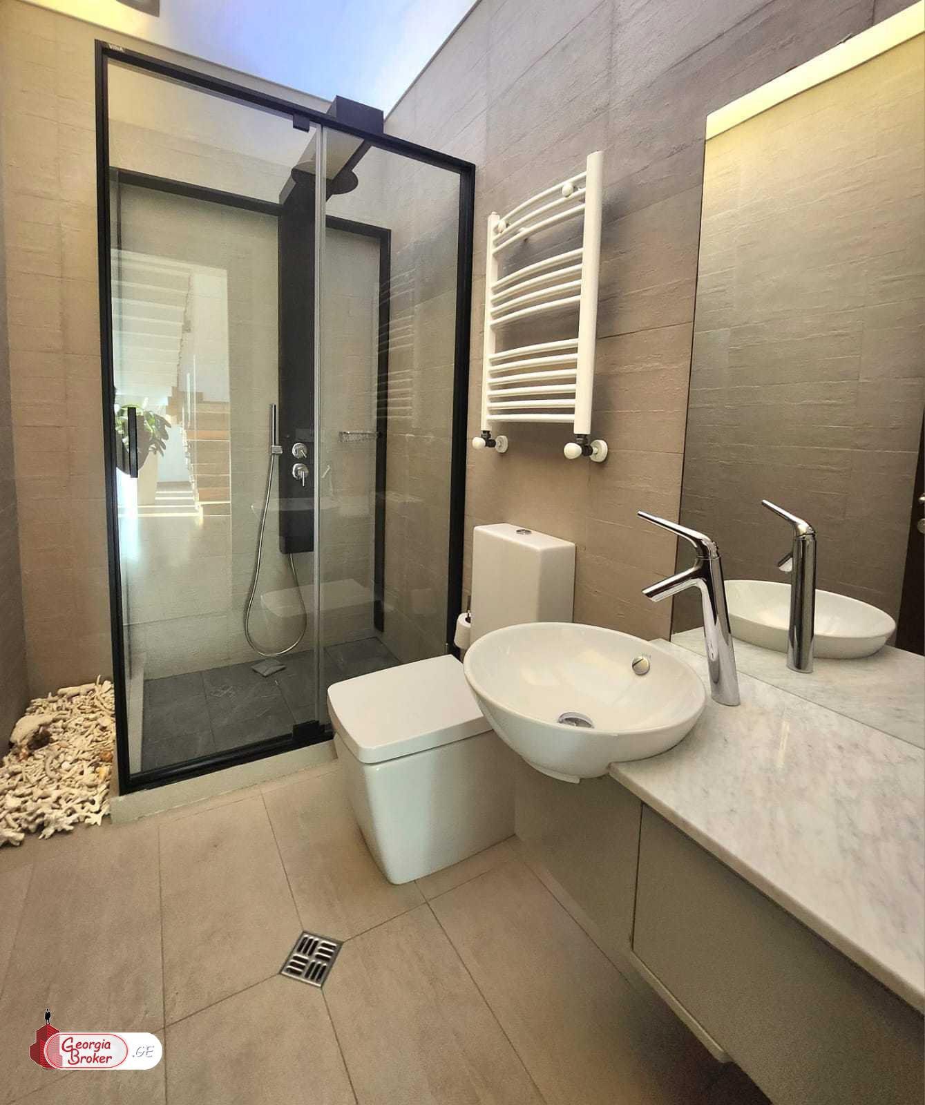 nearly repaired 7-room house for sale