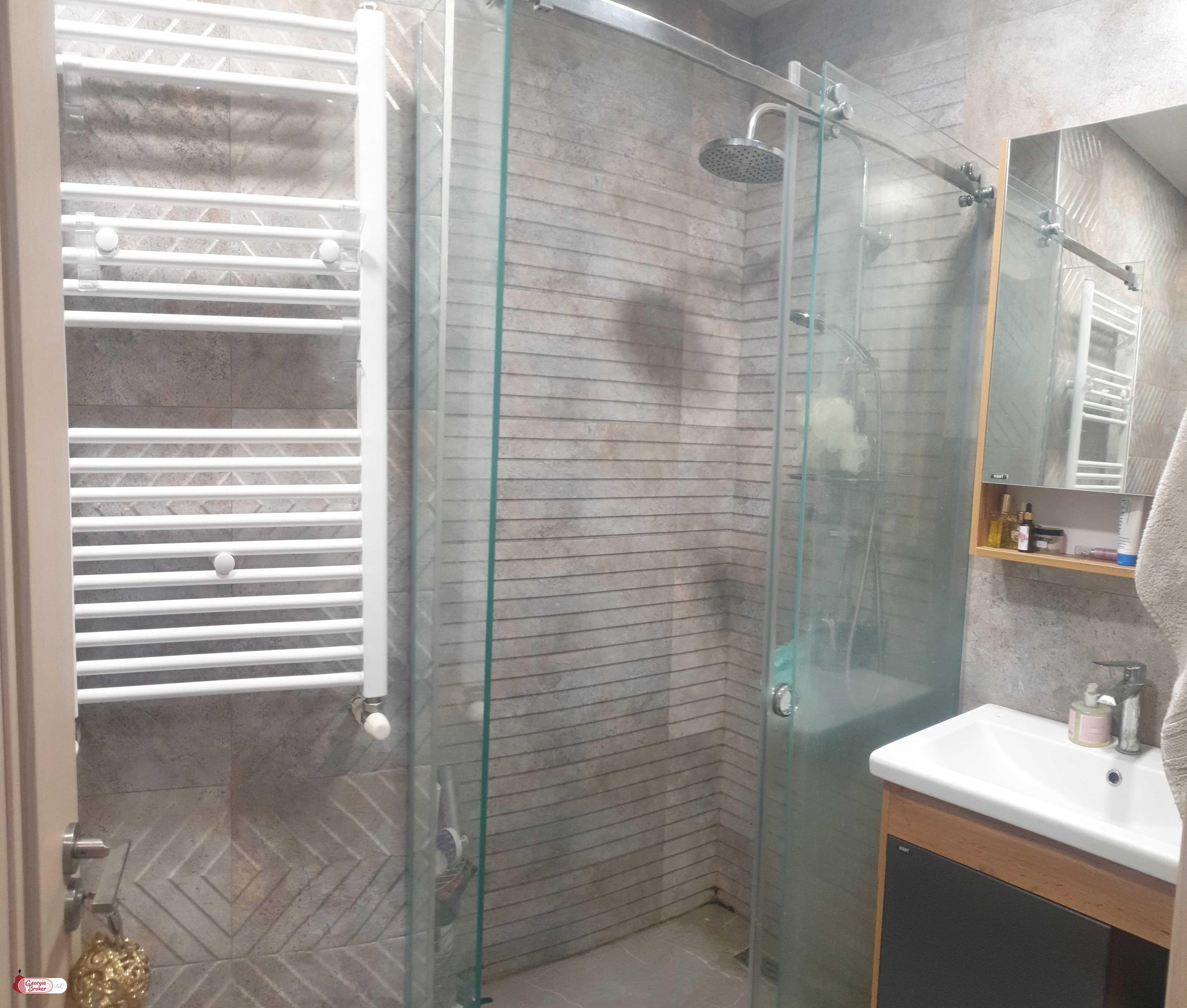 nearly repaired 3-room apartment for sale