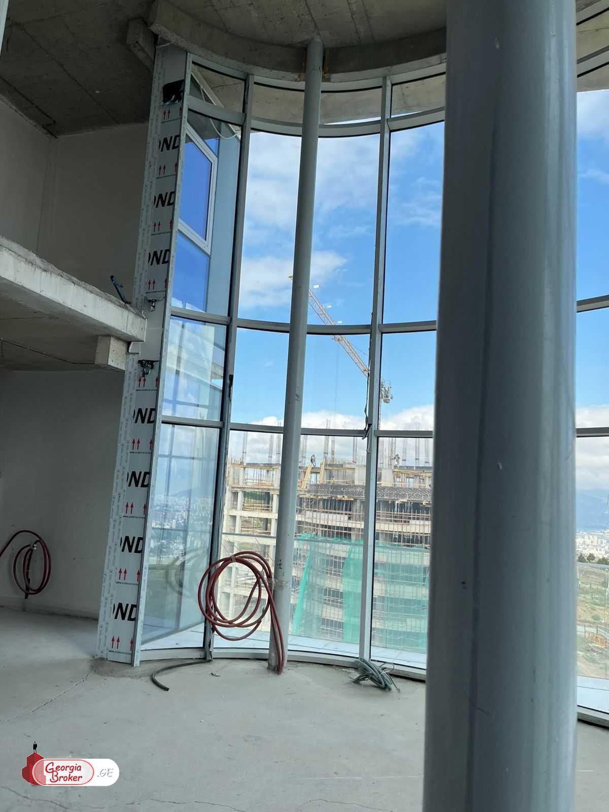 იყიდება ახალი გარემონტებული 5 ოთახიანი ბინა