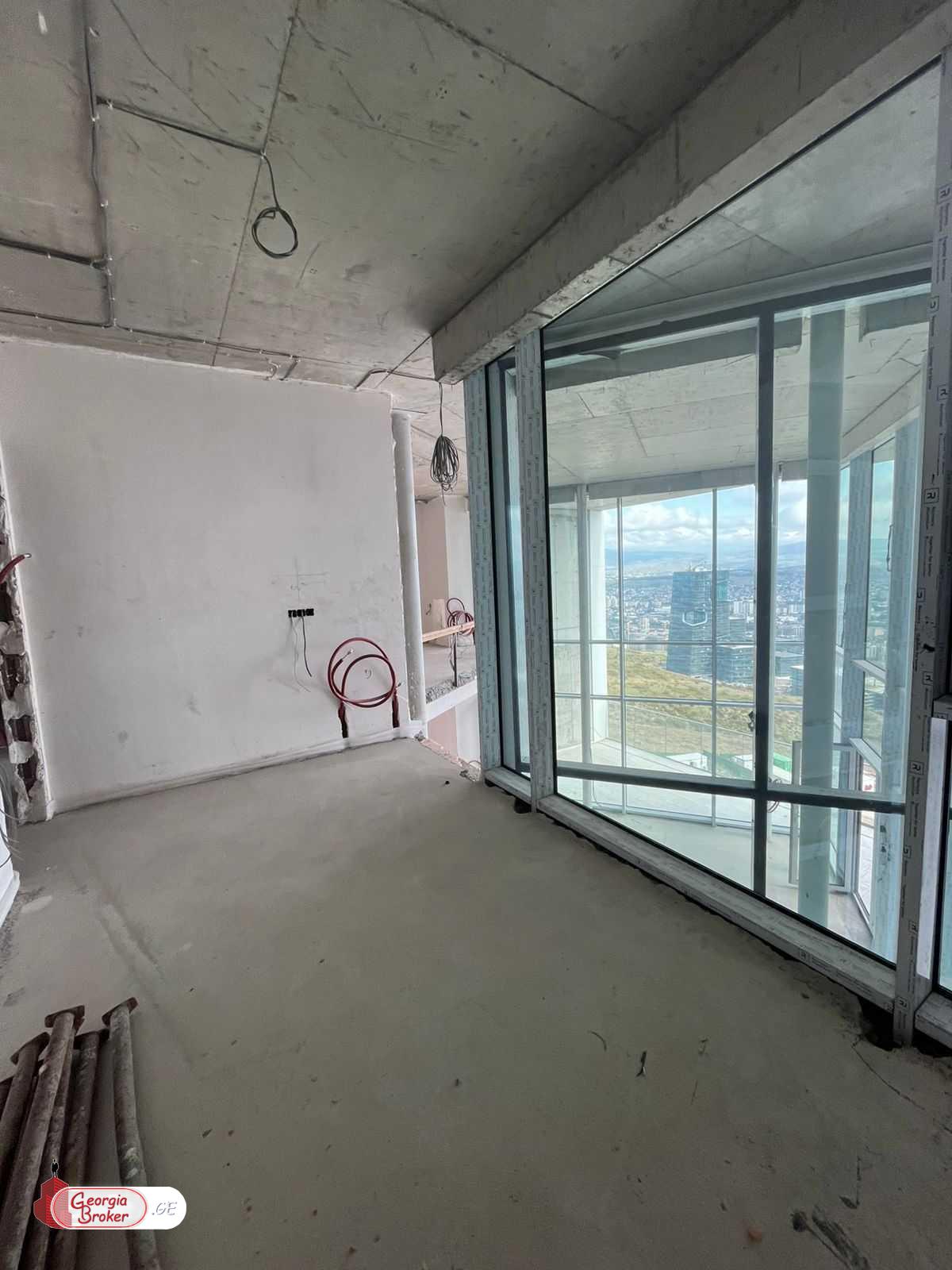 იყიდება ახალი გარემონტებული 5 ოთახიანი ბინა