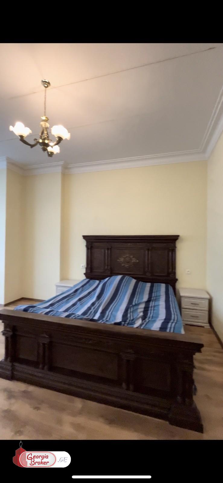 old repaired 7-room apartment for sale