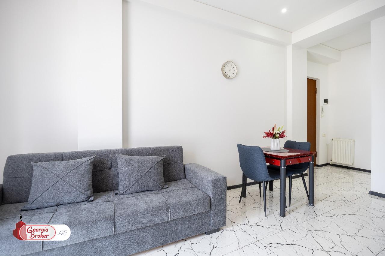 nearly repaired 2-room apartment for sale