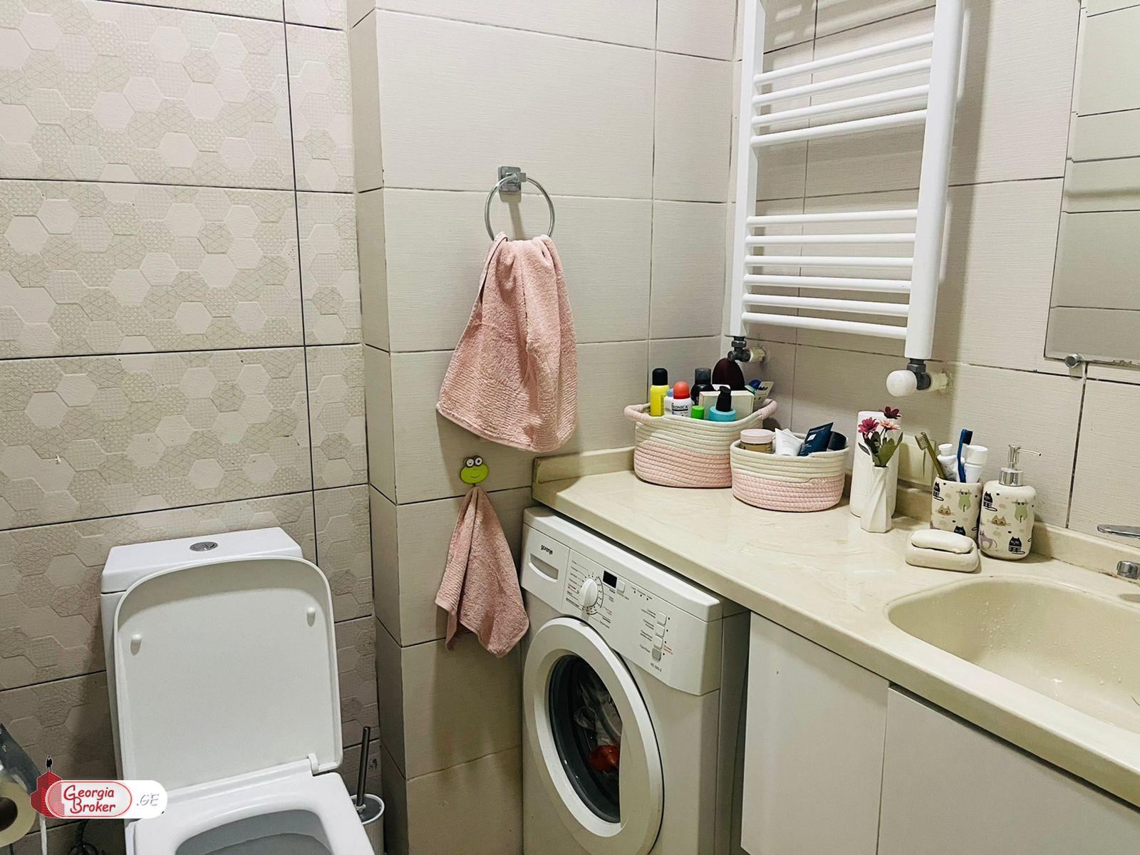 იყიდება ახალი გარემონტებული 3 ოთახიანი ბინა