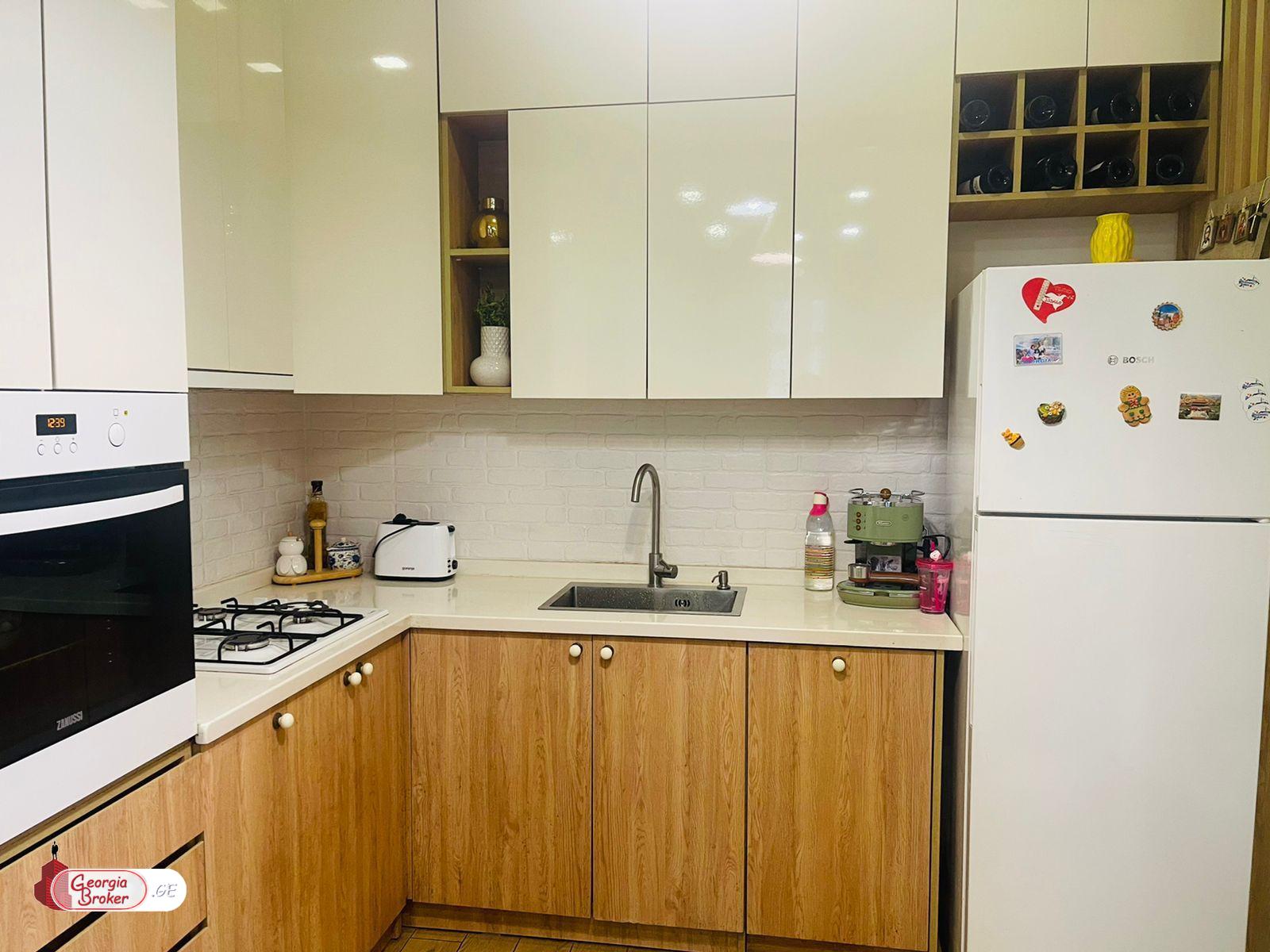 იყიდება ახალი გარემონტებული 3 ოთახიანი ბინა