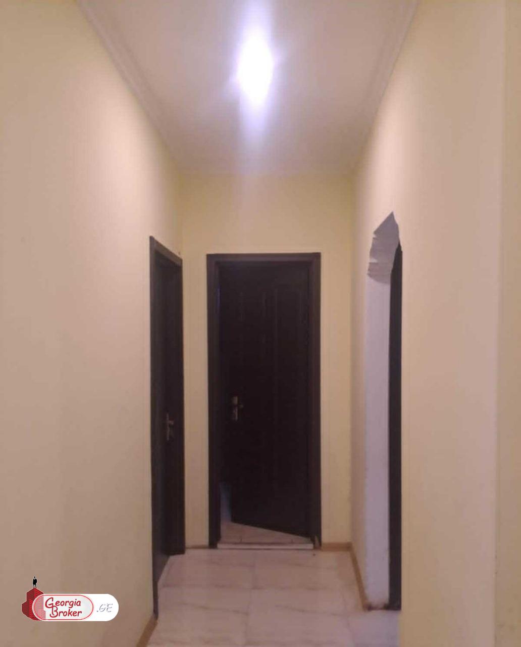 იყიდება ახალი გარემონტებული 4 ოთახიანი ბინა