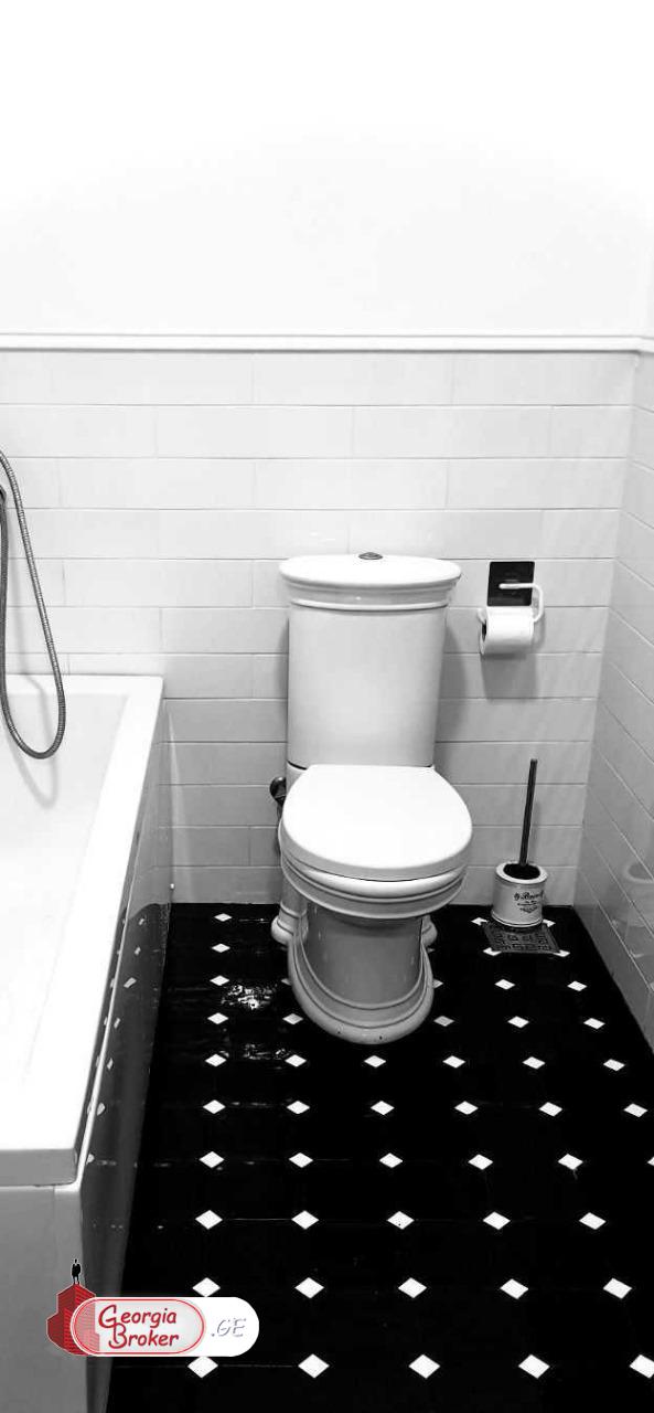 იყიდება ახალი გარემონტებული 7 ოთახიანი ბინა