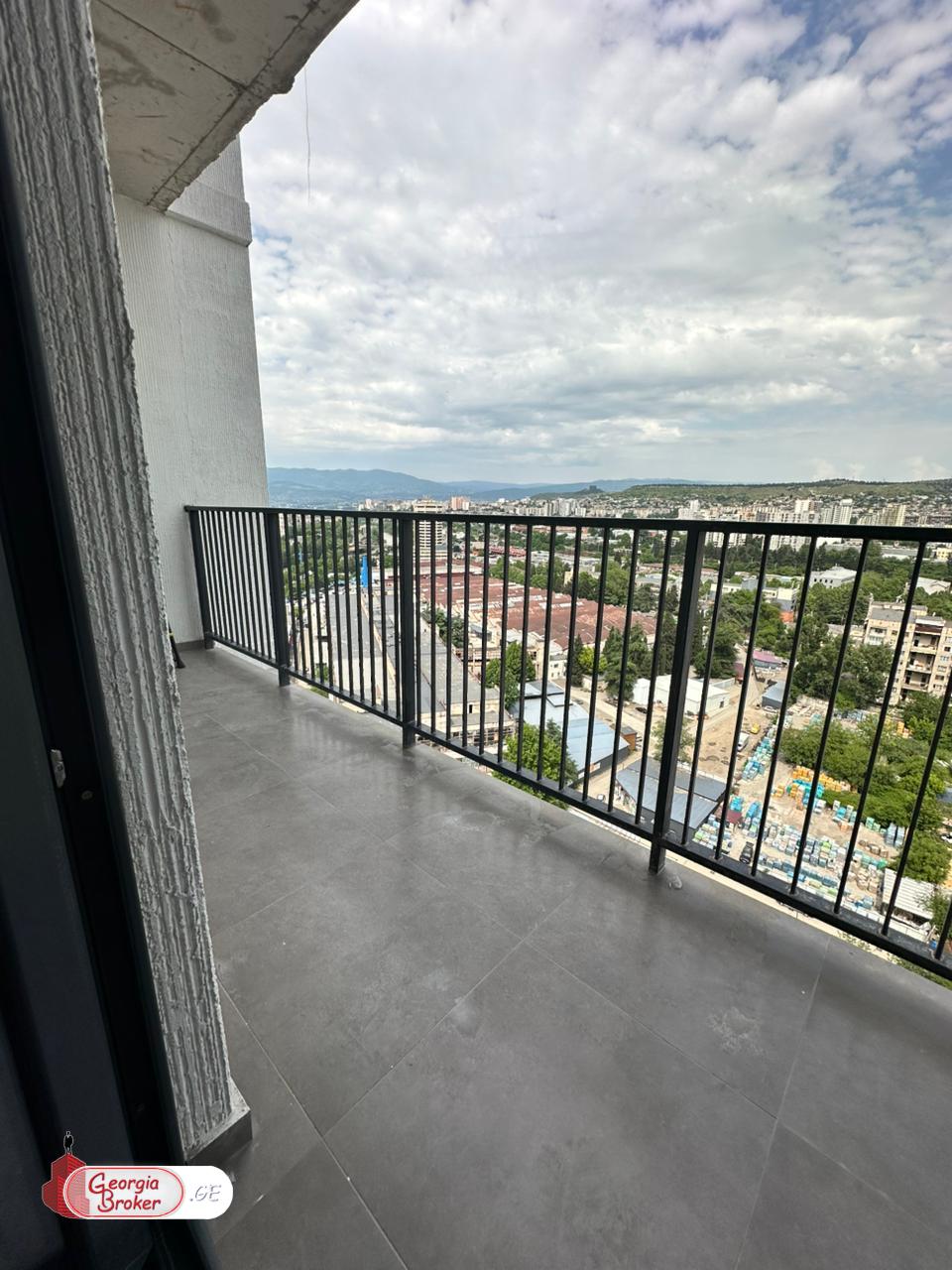 nearly repaired 2-room apartment for sale