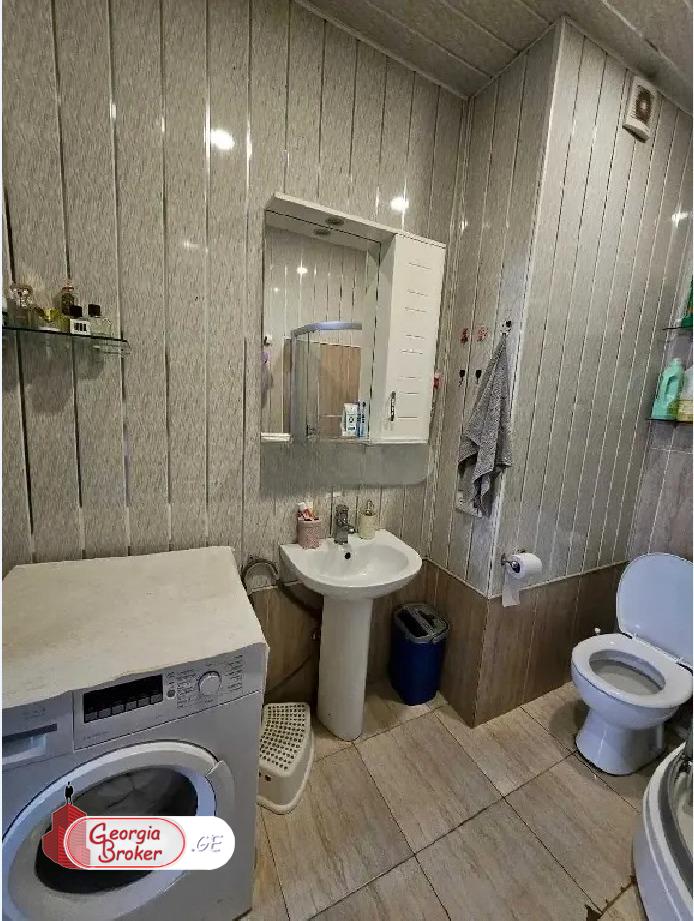 იყიდება ახალი გარემონტებული 2 ოთახიანი ბინა