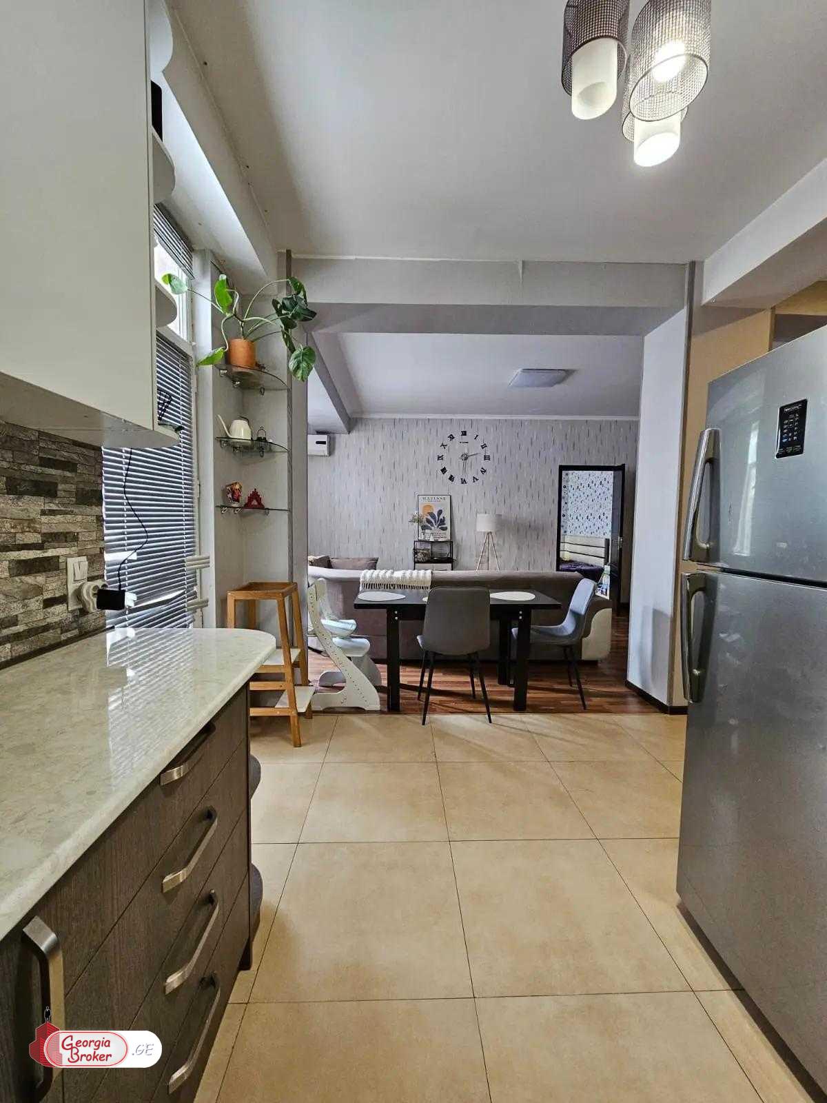 იყიდება ახალი გარემონტებული 2 ოთახიანი ბინა