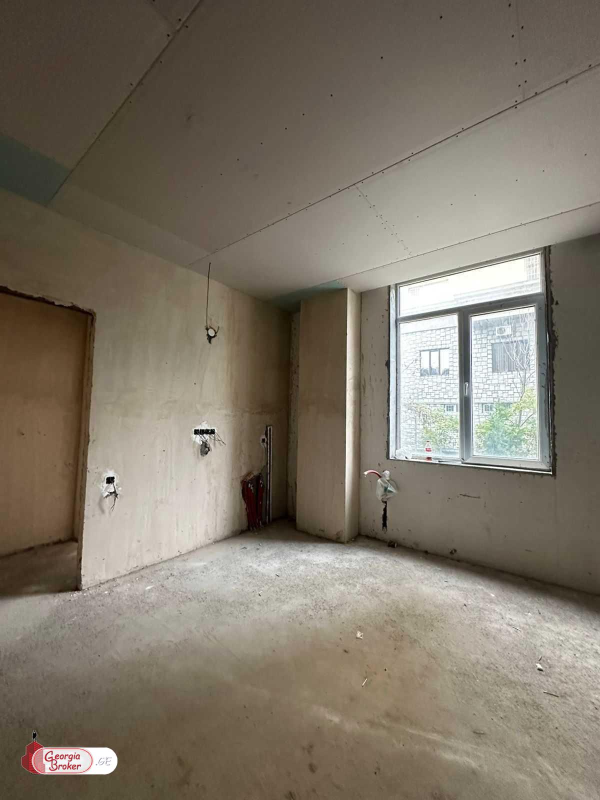 იყიდება ახალი აშენებული 3 ოთახიანი ბინა