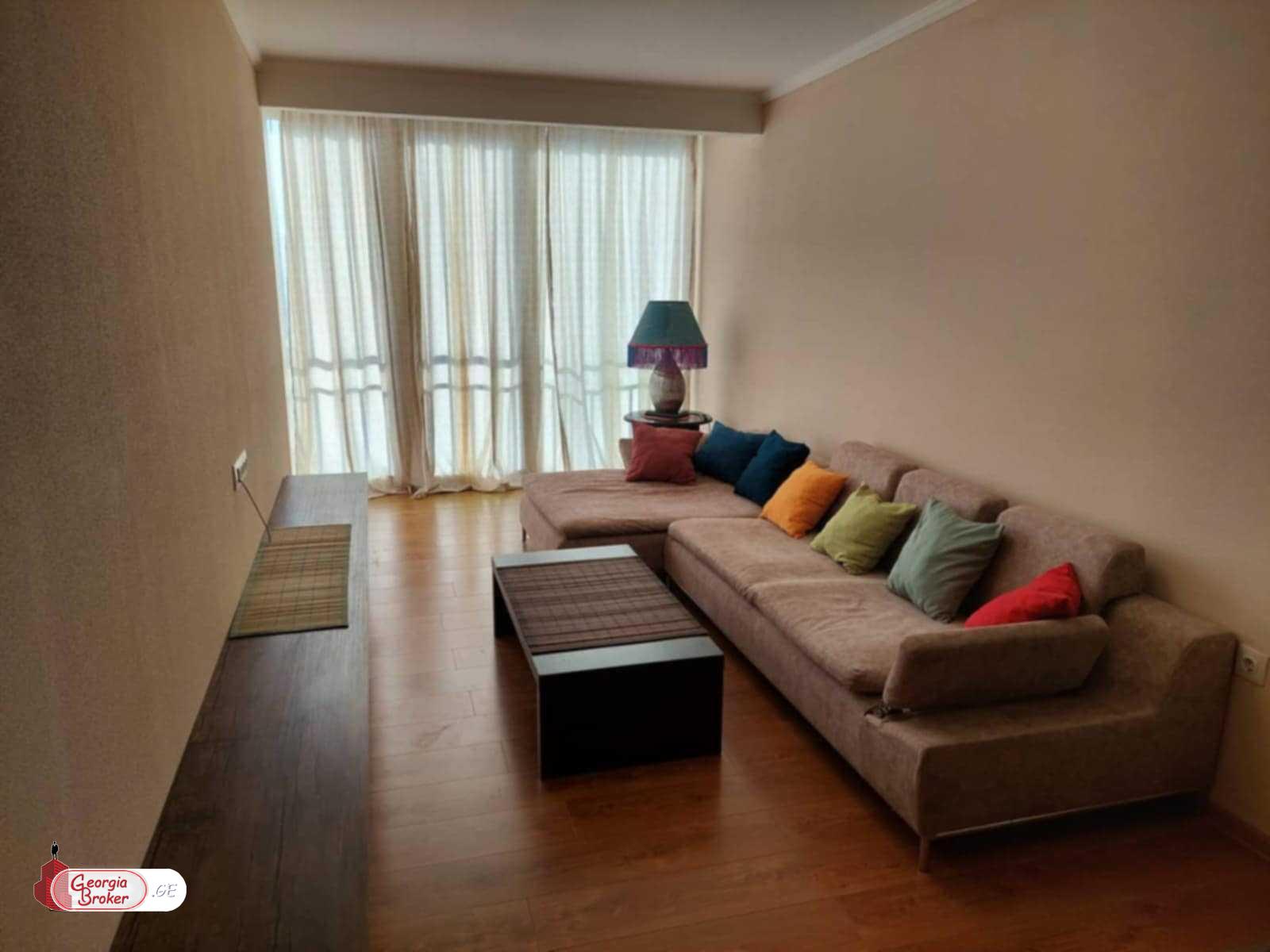 იყიდება ახალი გარემონტებული 4 ოთახიანი ბინა