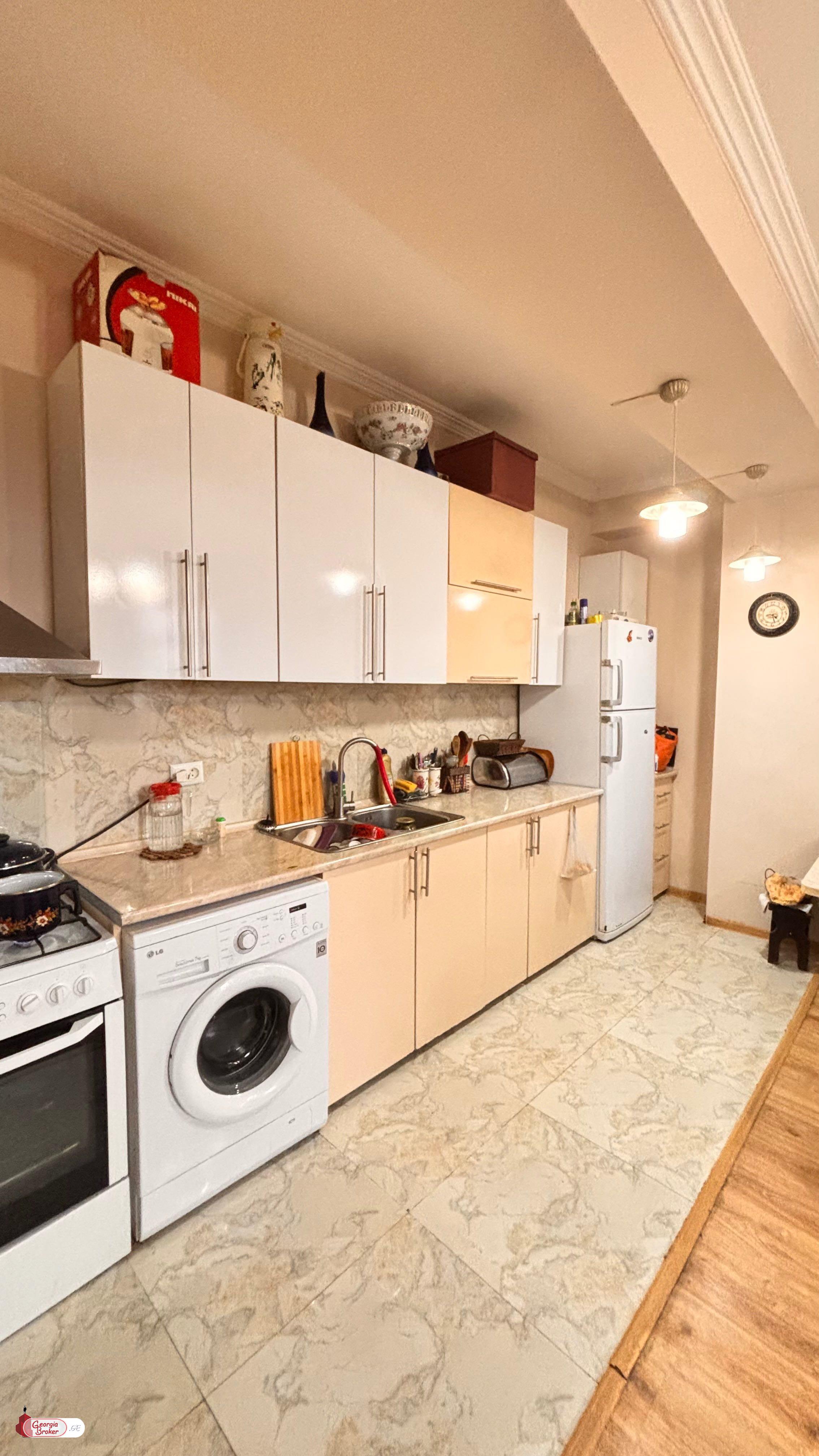 nearly repaired 3-room apartment for sale