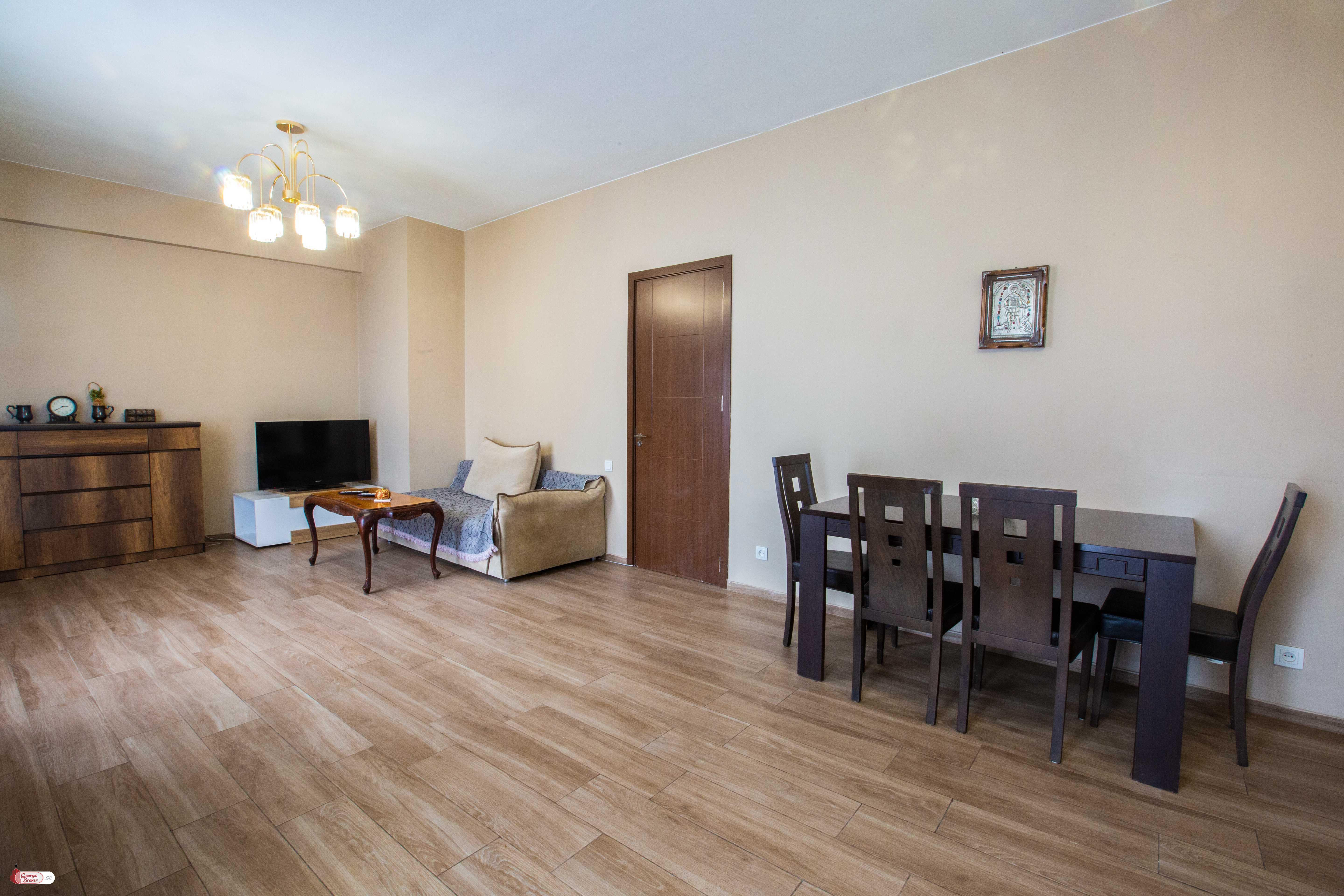 იყიდება ახალი გარემონტებული 4 ოთახიანი ბინა