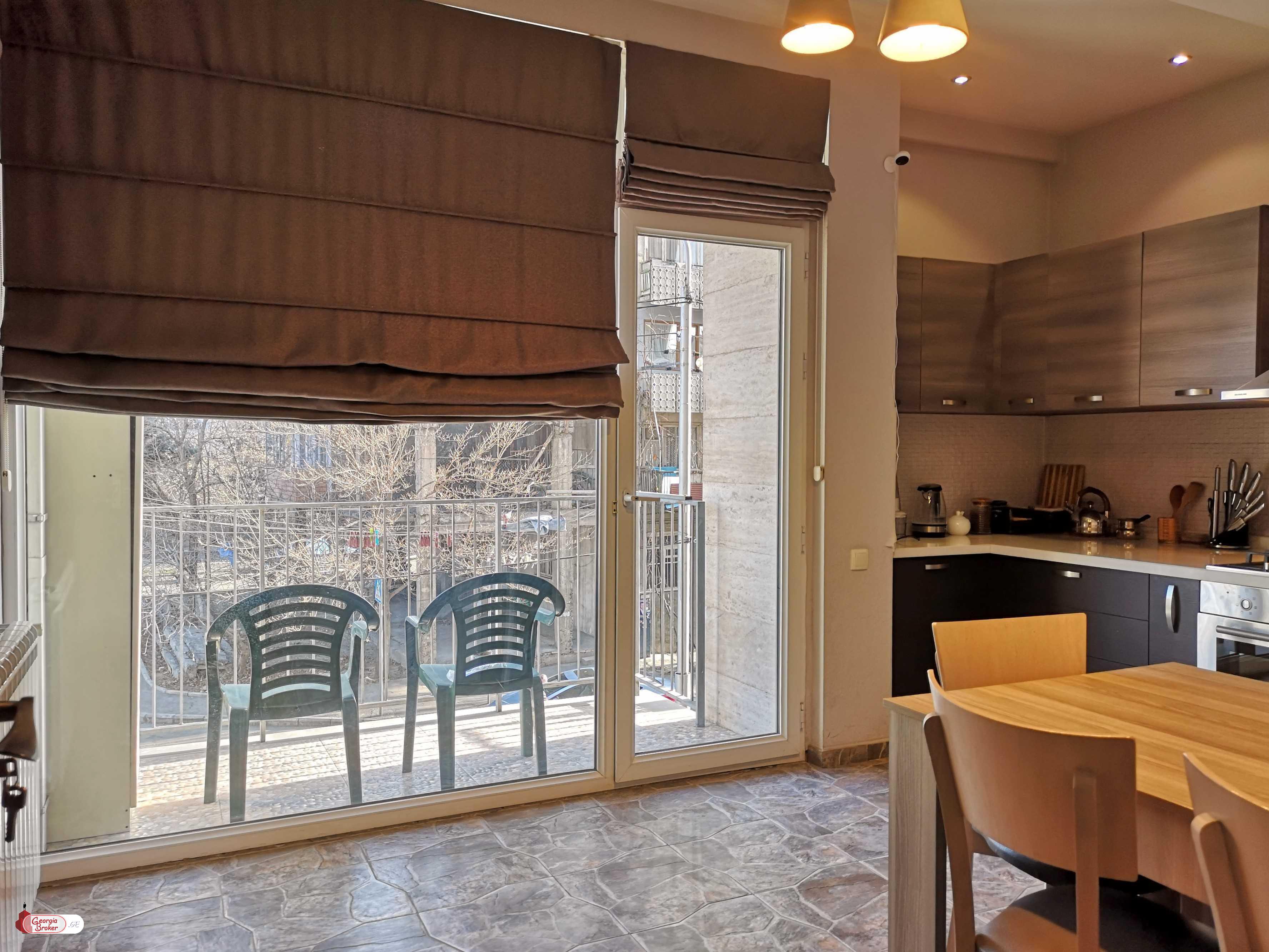 იყიდება ახალი გარემონტებული 4 ოთახიანი ბინა