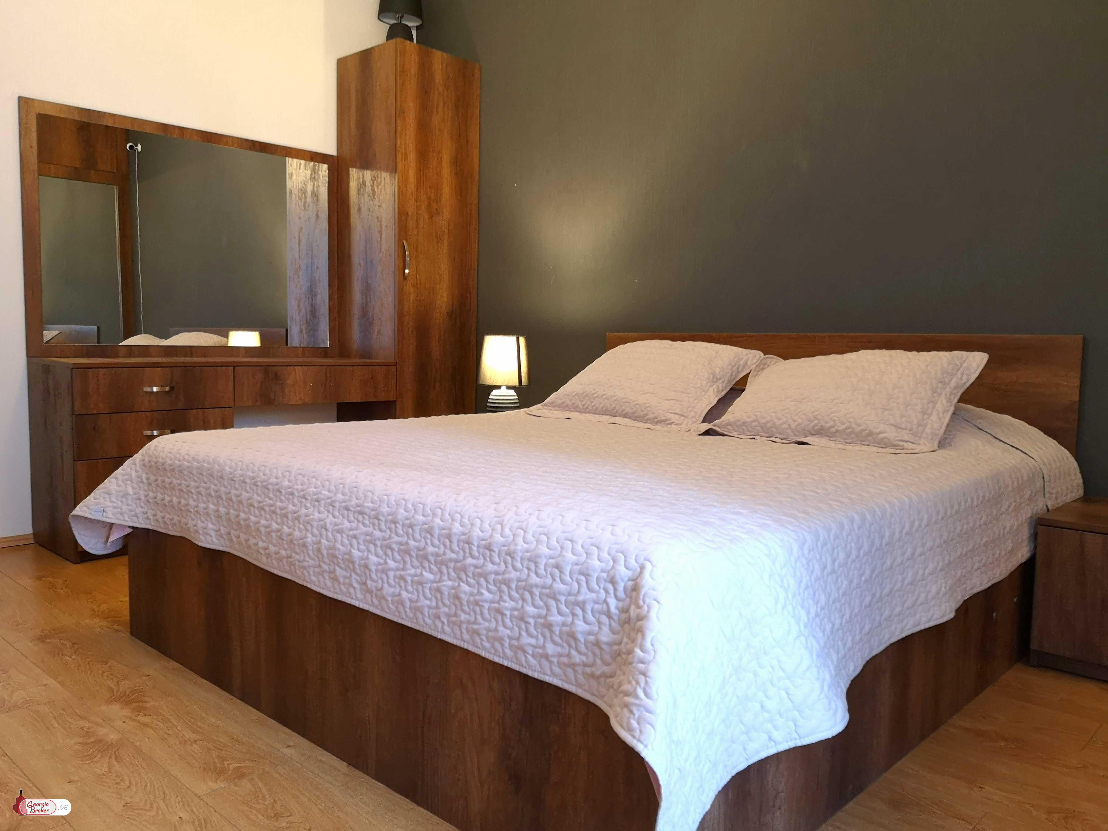 იყიდება ახალი გარემონტებული 4 ოთახიანი ბინა