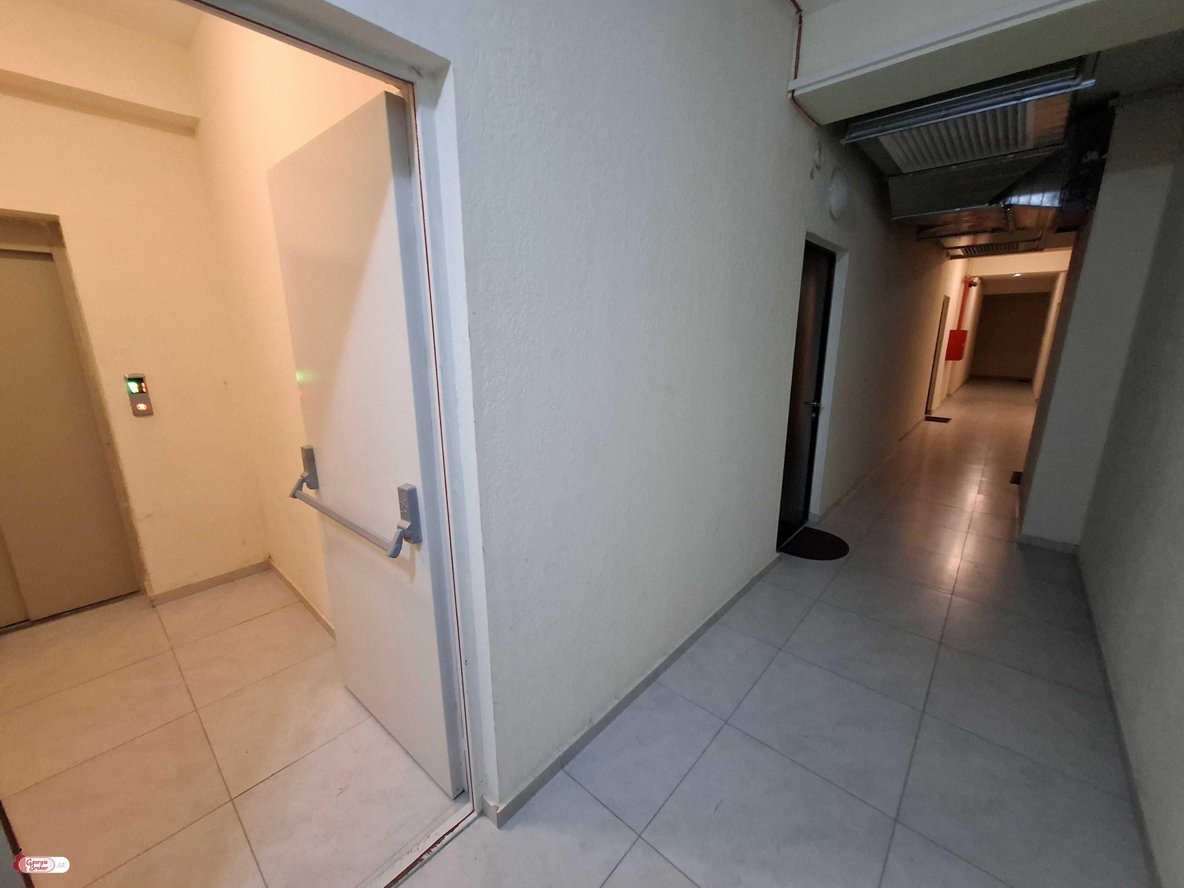 იყიდება ახალი გარემონტებული 3 ოთახიანი ბინა