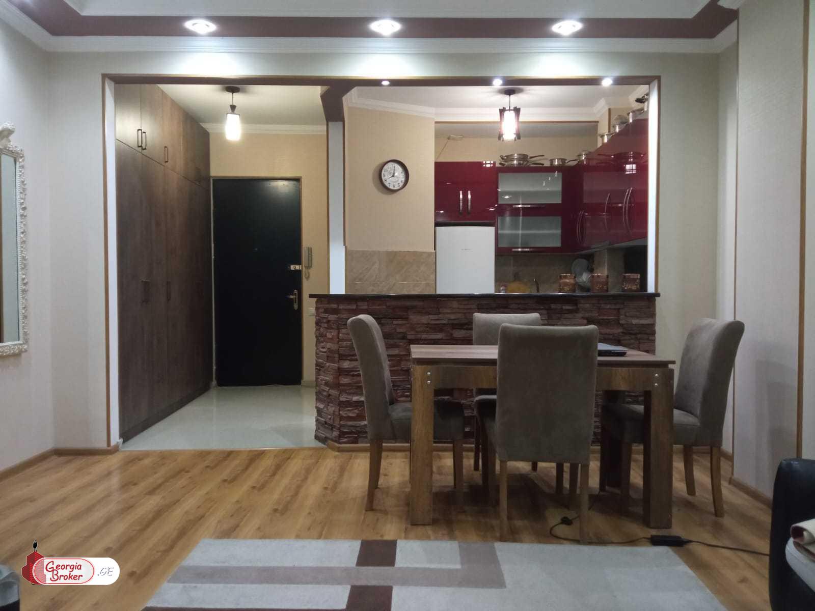 იყიდება ახალი გარემონტებული 4 ოთახიანი ბინა