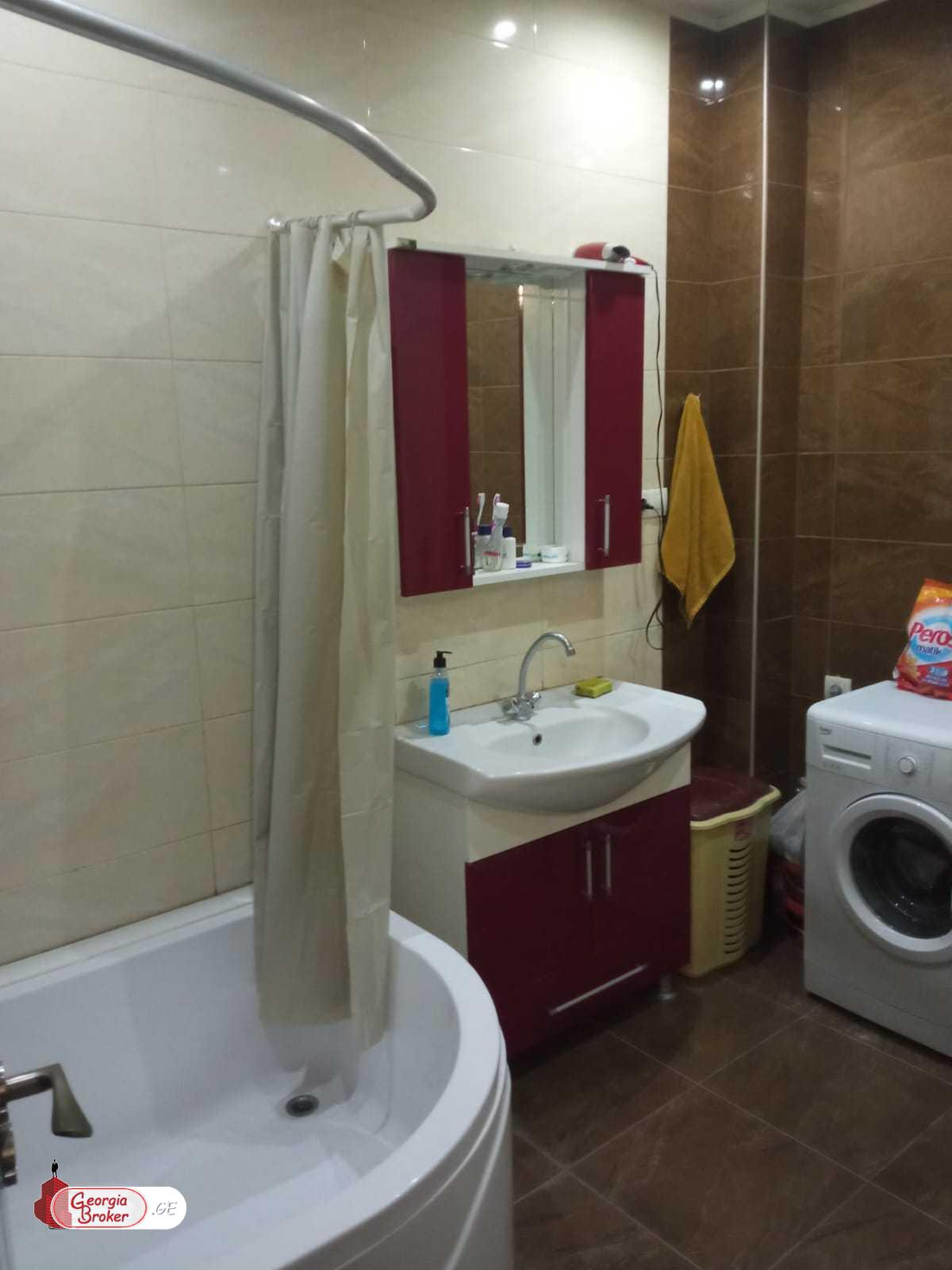 იყიდება ახალი გარემონტებული 4 ოთახიანი ბინა