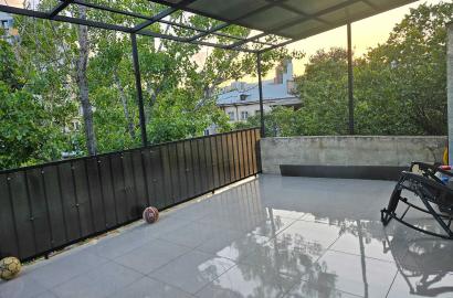 იყიდება ახალი გარემონტებული 4 ოთახიანი ბინა