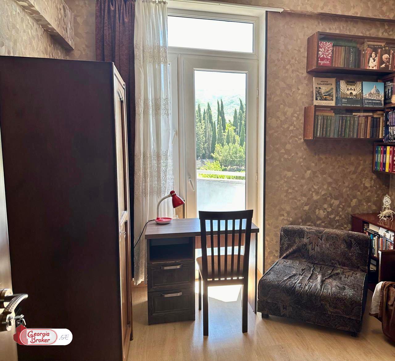 nearly repaired 3-room apartment for sale