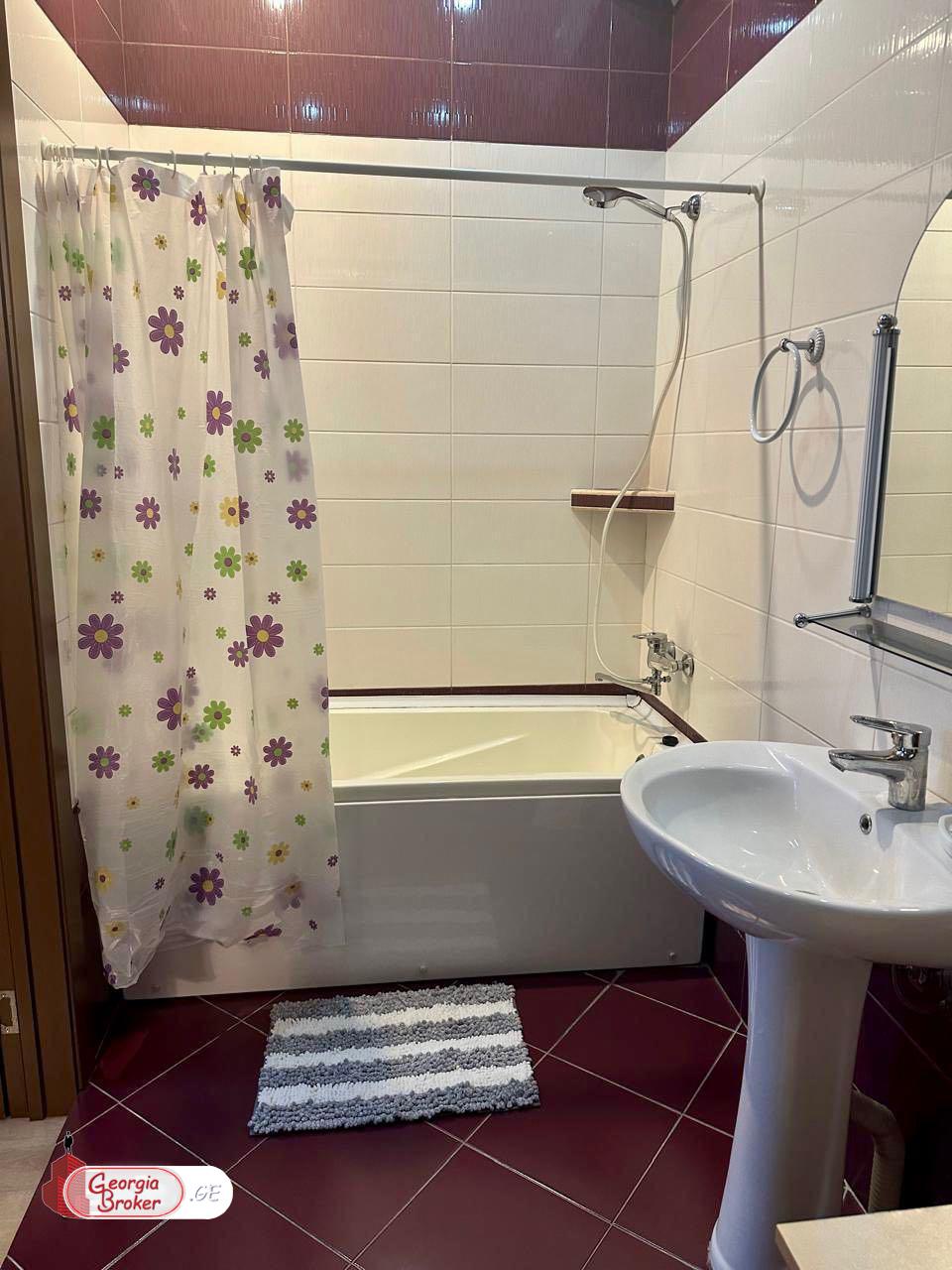 nearly repaired 3-room apartment for sale