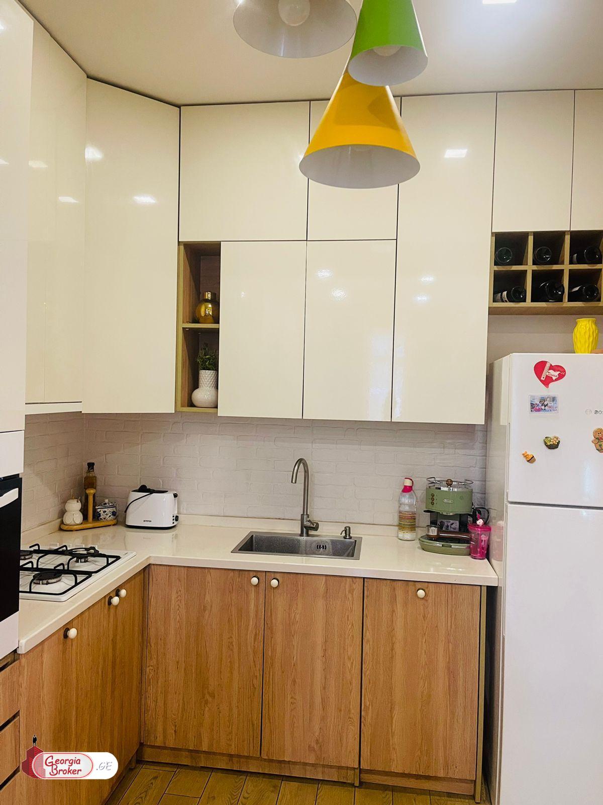 იყიდება ახალი გარემონტებული 3 ოთახიანი ბინა