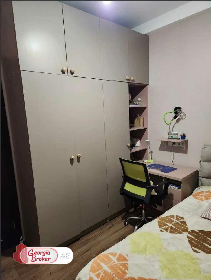 იყიდება ახალი გარემონტებული 4 ოთახიანი ბინა