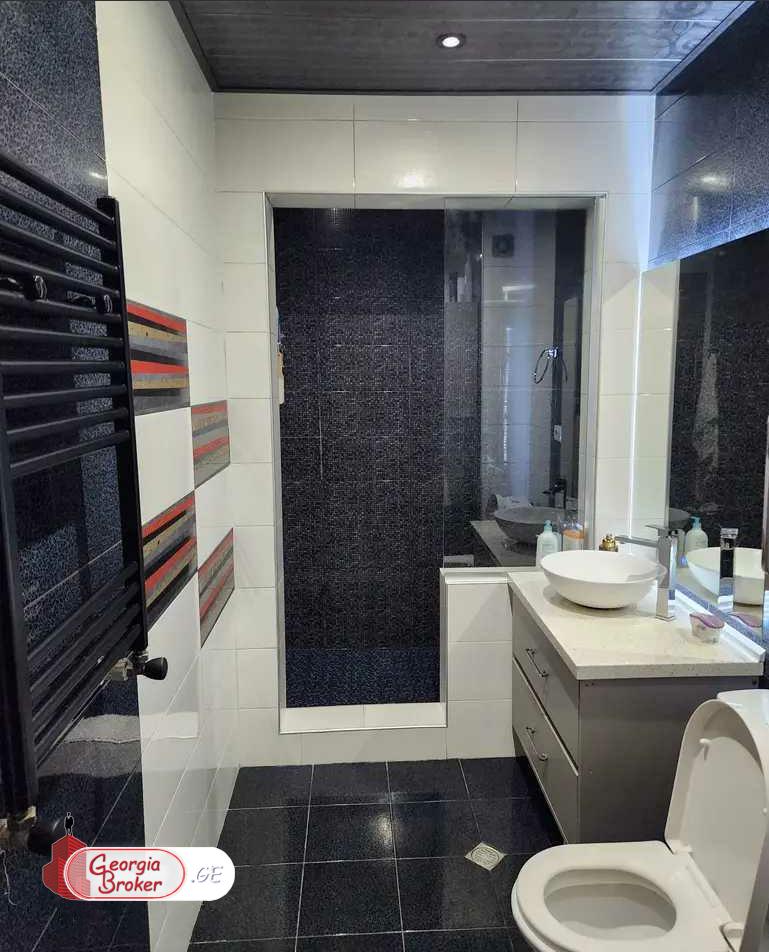 იყიდება ახალი გარემონტებული 4 ოთახიანი ბინა