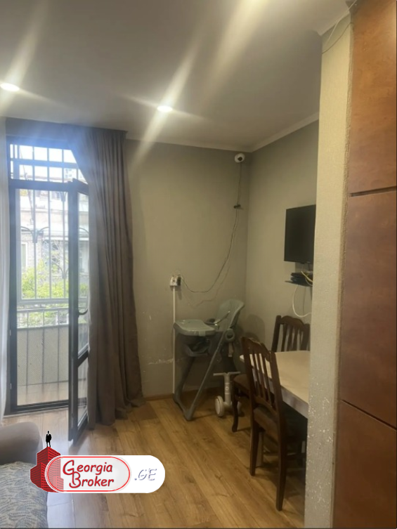 nearly repaired 3-room apartment for sale