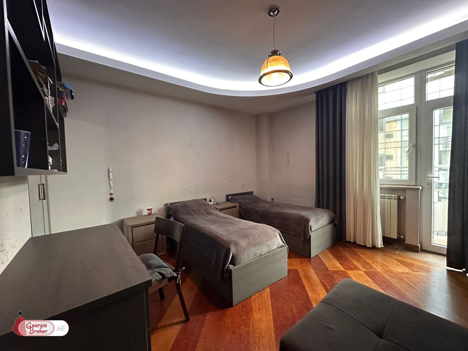 nearly repaired 6-room apartment for sale