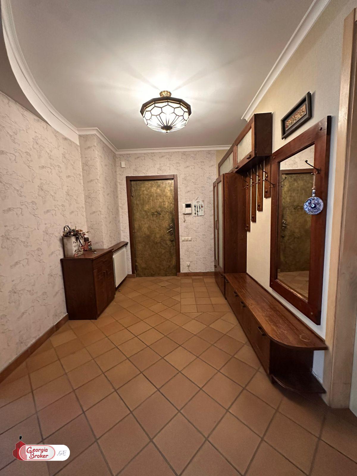 nearly repaired 6-room apartment for sale