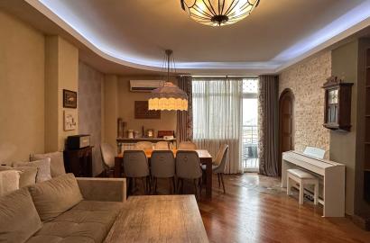 nearly repaired 6-room apartment for sale