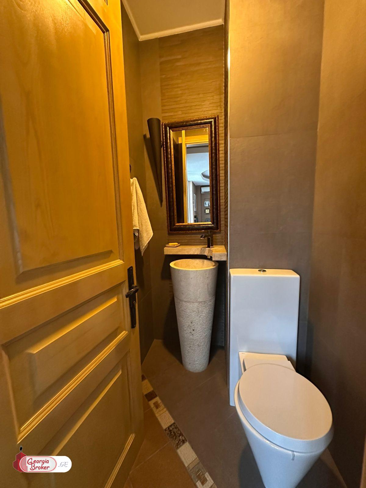 nearly repaired 6-room apartment for sale