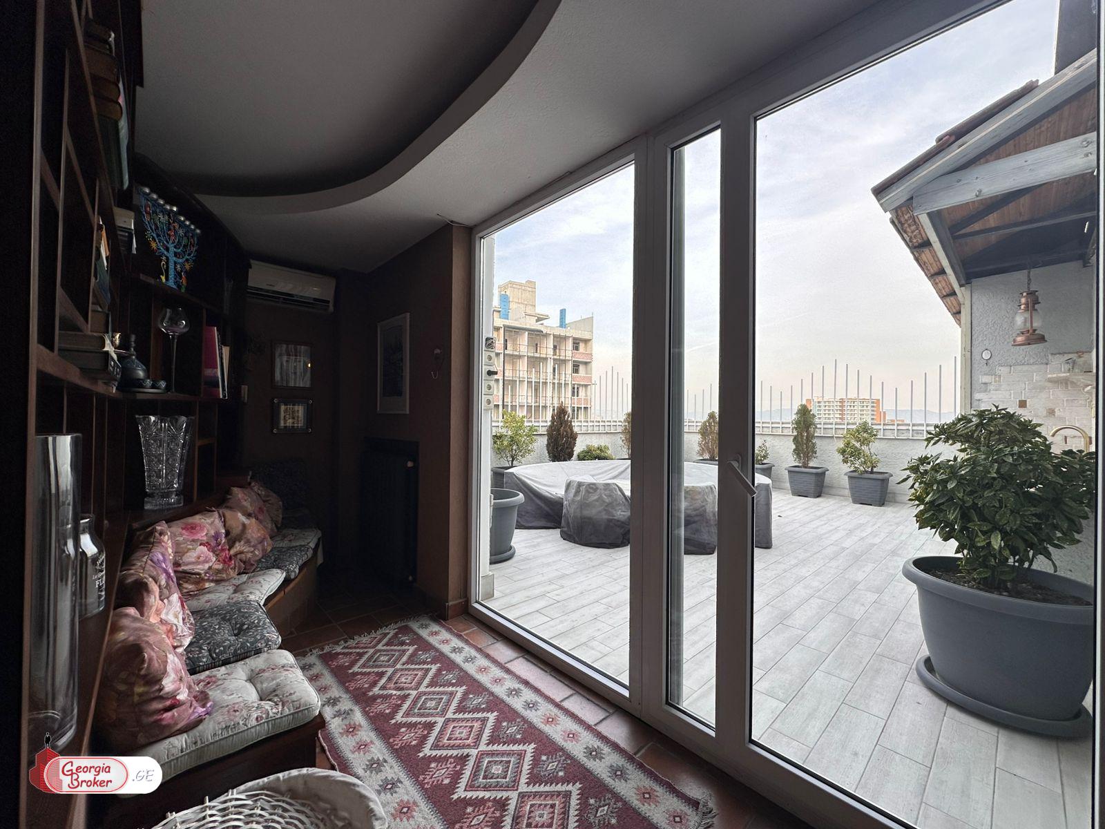 nearly repaired 6-room apartment for sale