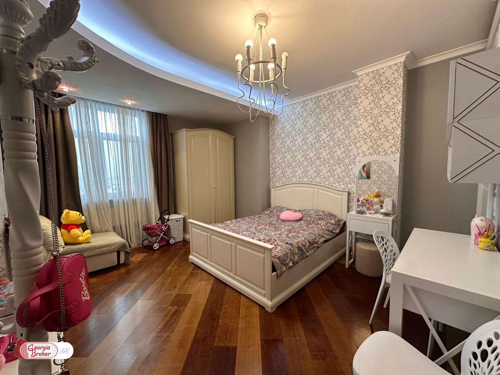 nearly repaired 6-room apartment for sale