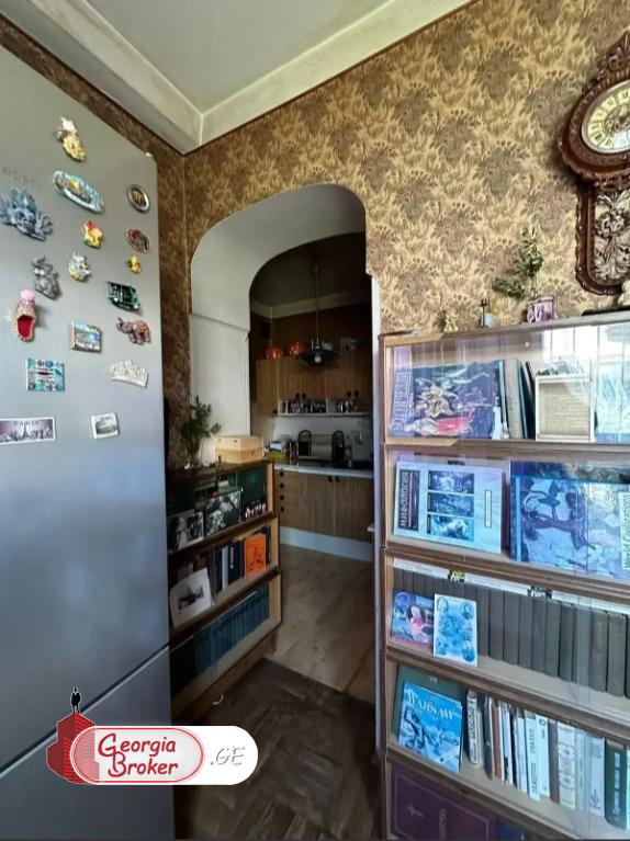 old repaired 4-room apartment for sale